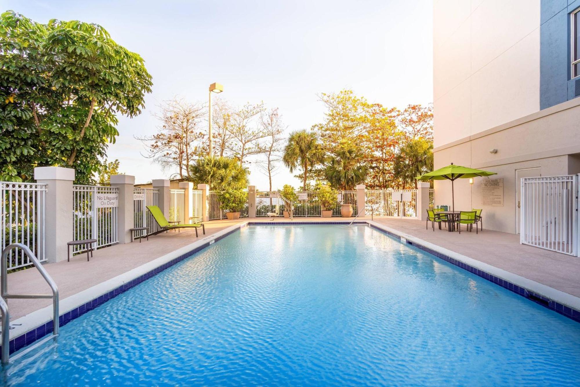 Hotel Springhill By Marriott Miami Airport South Blue Lagoon Area